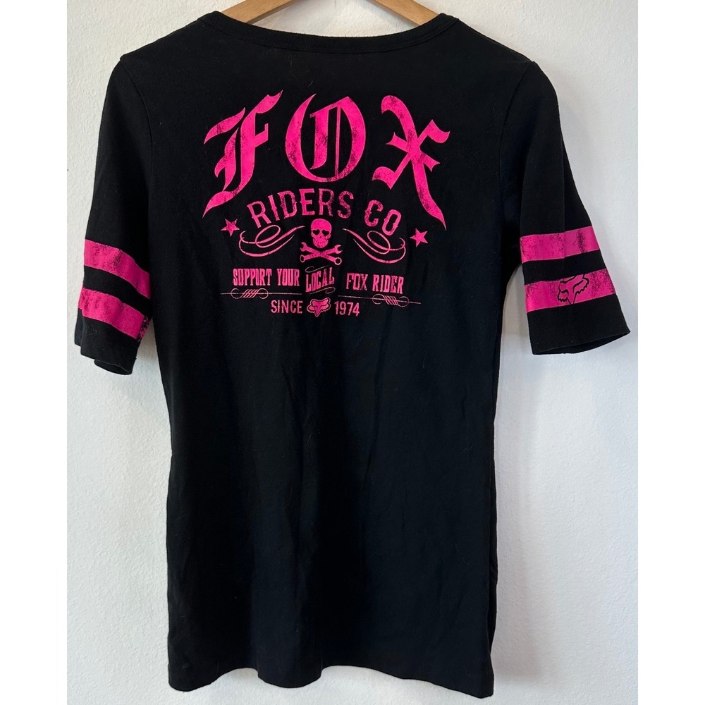 Fox Riders Co Womens V-Neck Graphic T-Shirt Black Pink Skull Stripe Size M 06385